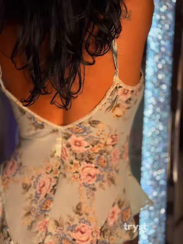 companion Roxanne in Fort Myers, FL