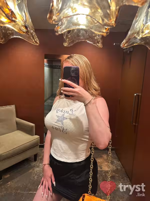 companion/Massage/S&M Stephanie Hepburn/ Kierra Wilde/Caroline/Candy in Los Angeles, CA