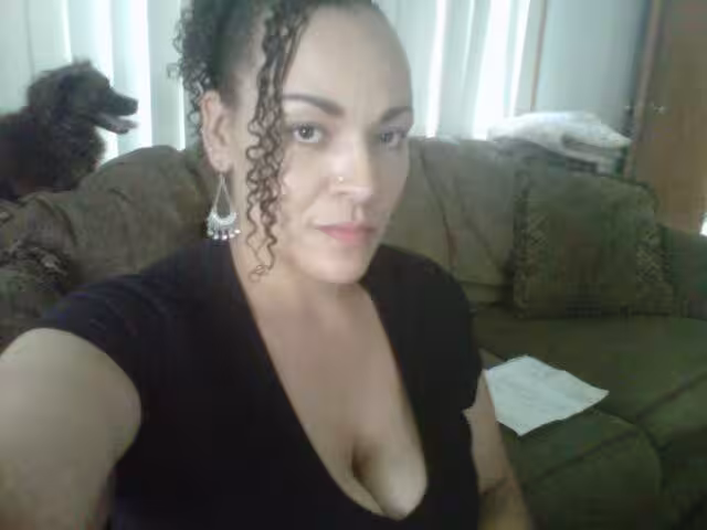 companion/Massage Vivian in Milwaukee, WI