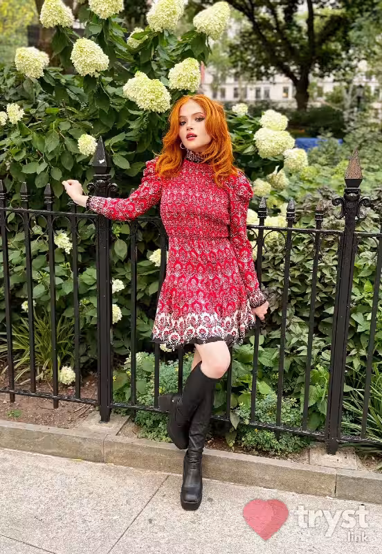 companion/S&M Lindsay Logan in New York City - Manhattan, NY